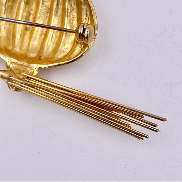 Vintage Fancy Tassel Scent Bottle Gold Tone Collectible Brooch - Picture 8 of 12